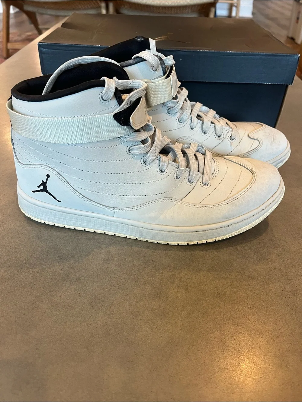 Men’s Jordan KO 23 Leather High Top Lace up Basketball Shoes Size 12